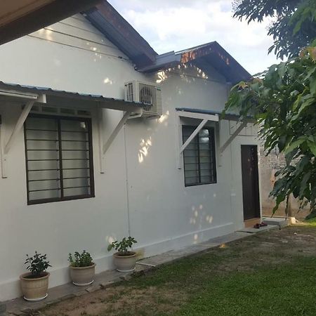 Homestay / Roomstay Muslim Budget Tanjung Malim Tanjong Malim Exteriör bild