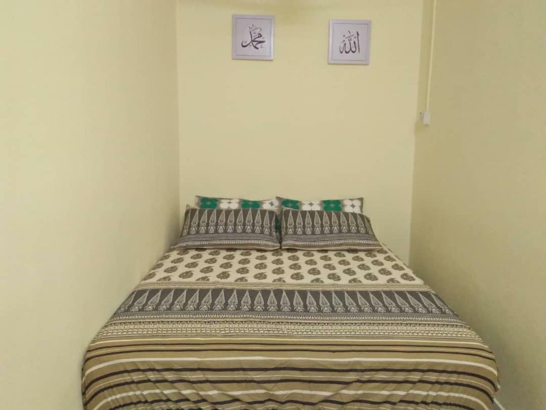 Homestay / Roomstay Muslim Budget Tanjung Malim Tanjong Malim Exteriör bild