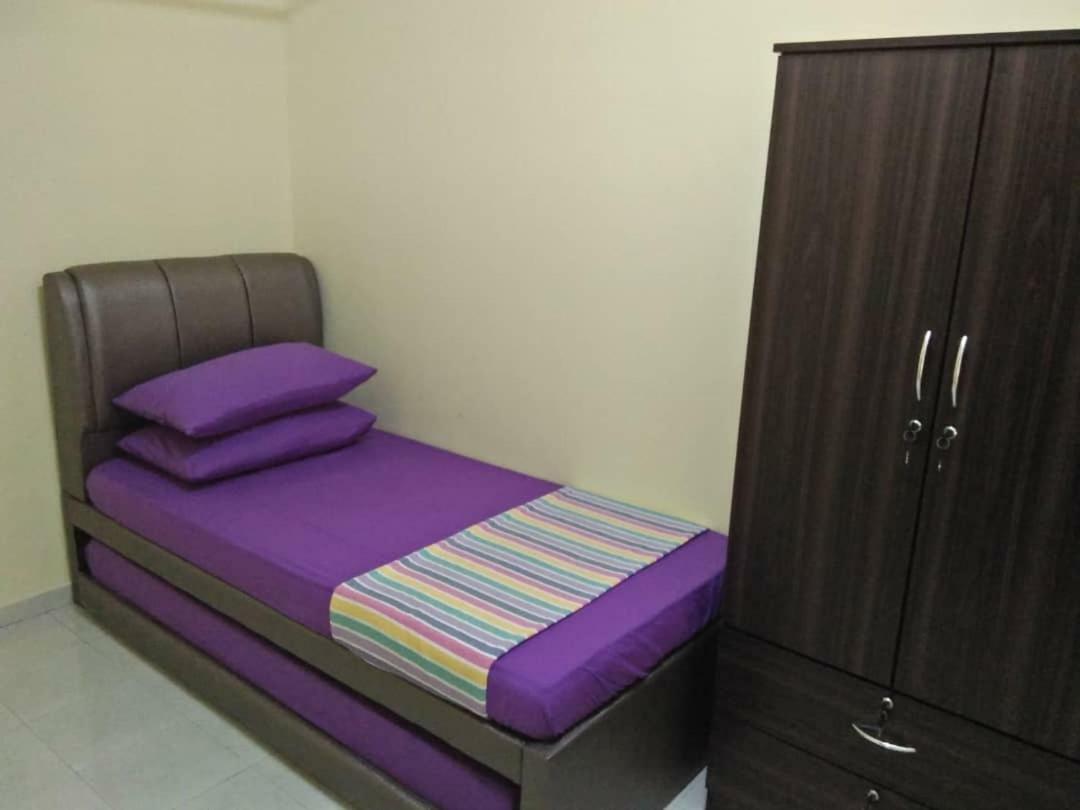 Homestay / Roomstay Muslim Budget Tanjung Malim Tanjong Malim Exteriör bild